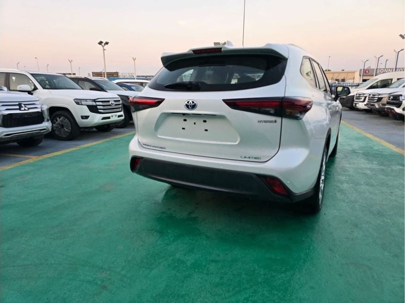 Toyota Highlander 2.5L Hybrid VXR (AWD)