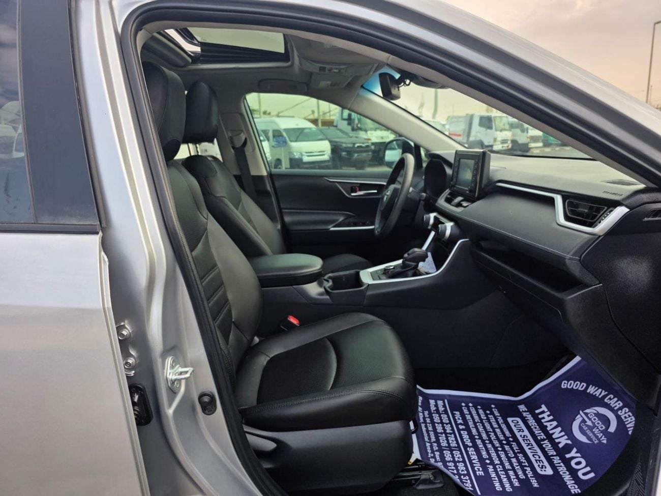تويوتا راف ٤ 2.5L XLE Hybrid