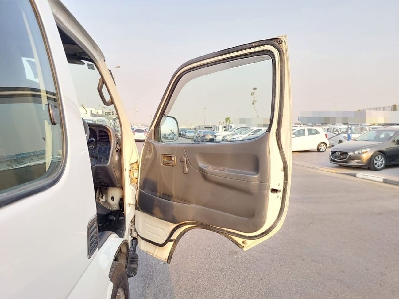 Toyota Hiace TOYOTA HIACE VAN RHD 2002 MODEL 2.0 L PETROL MANUAL(PM07906)