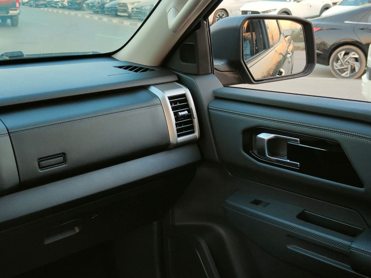 ميتسوبيشي L200 MITSUBISHI L200 PETROL GLX 2.4L 2025