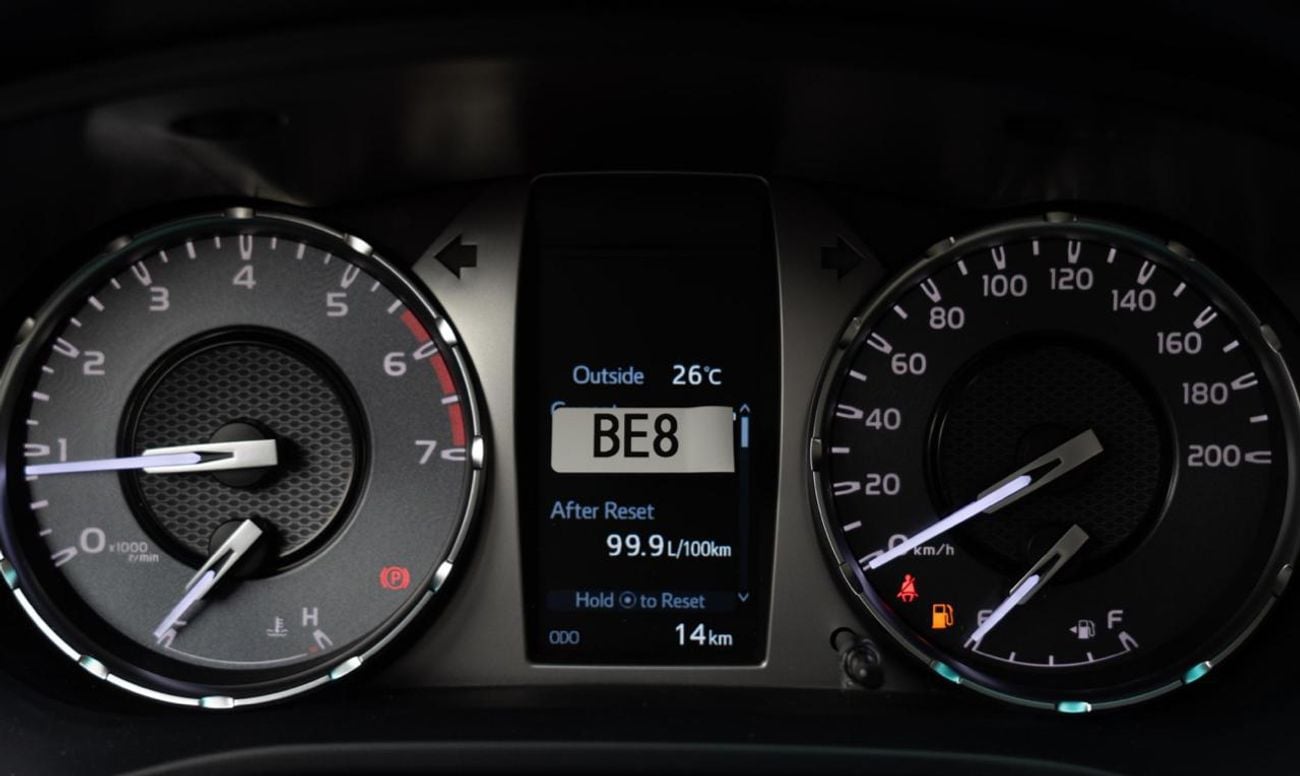 Toyota Hilux SR5 (NON GCC)