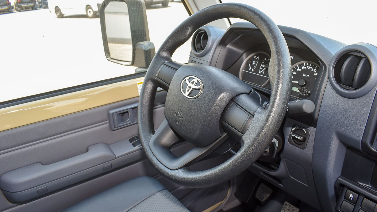 Toyota Land Cruiser Pick Up SC 4.0L V6 YM 2024 (EXPORT ONLY)