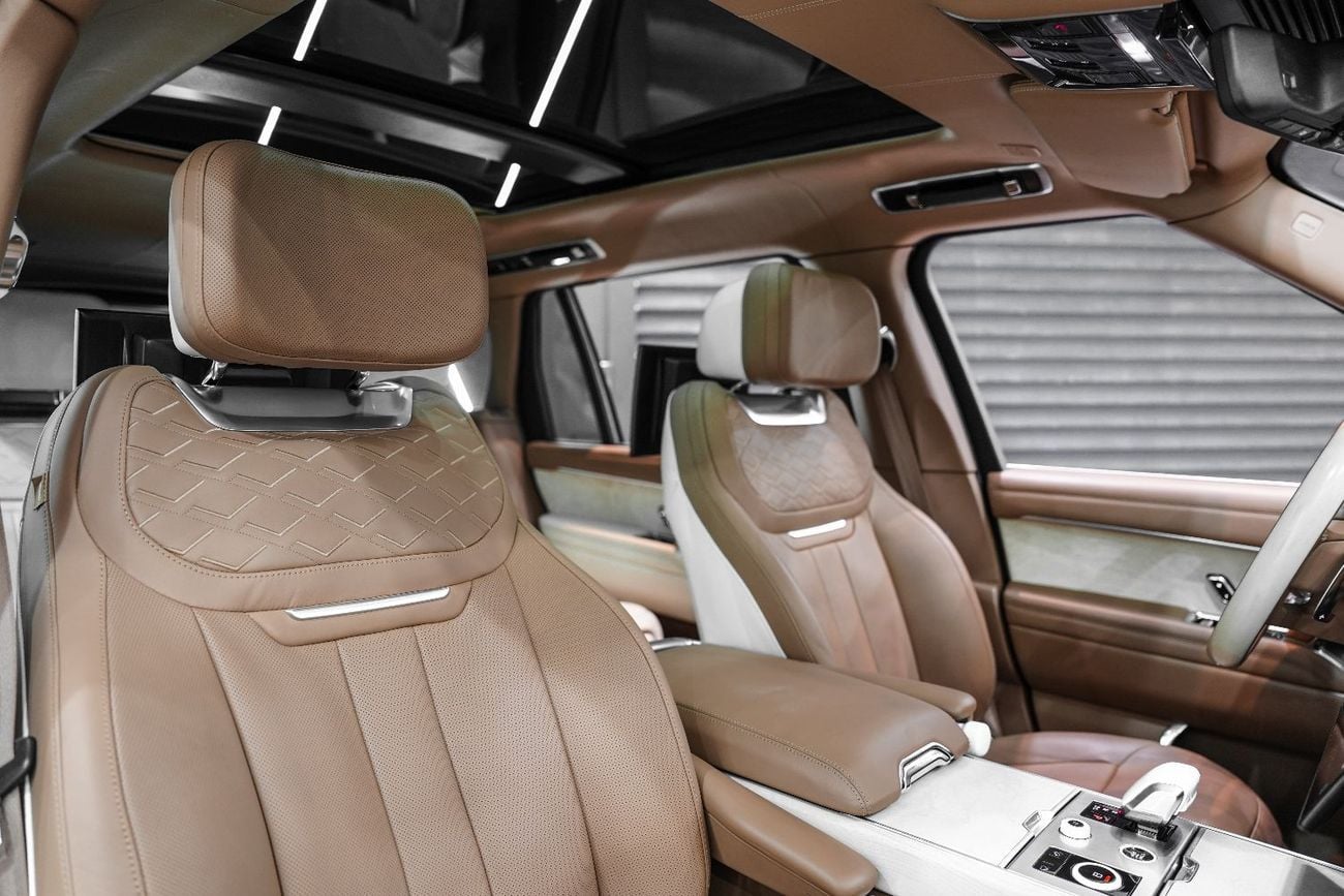 لاند روفر رينج روفر Vogue SV LWB, Executive Class Rear Seats, Al Tayer Warranty + Service!!