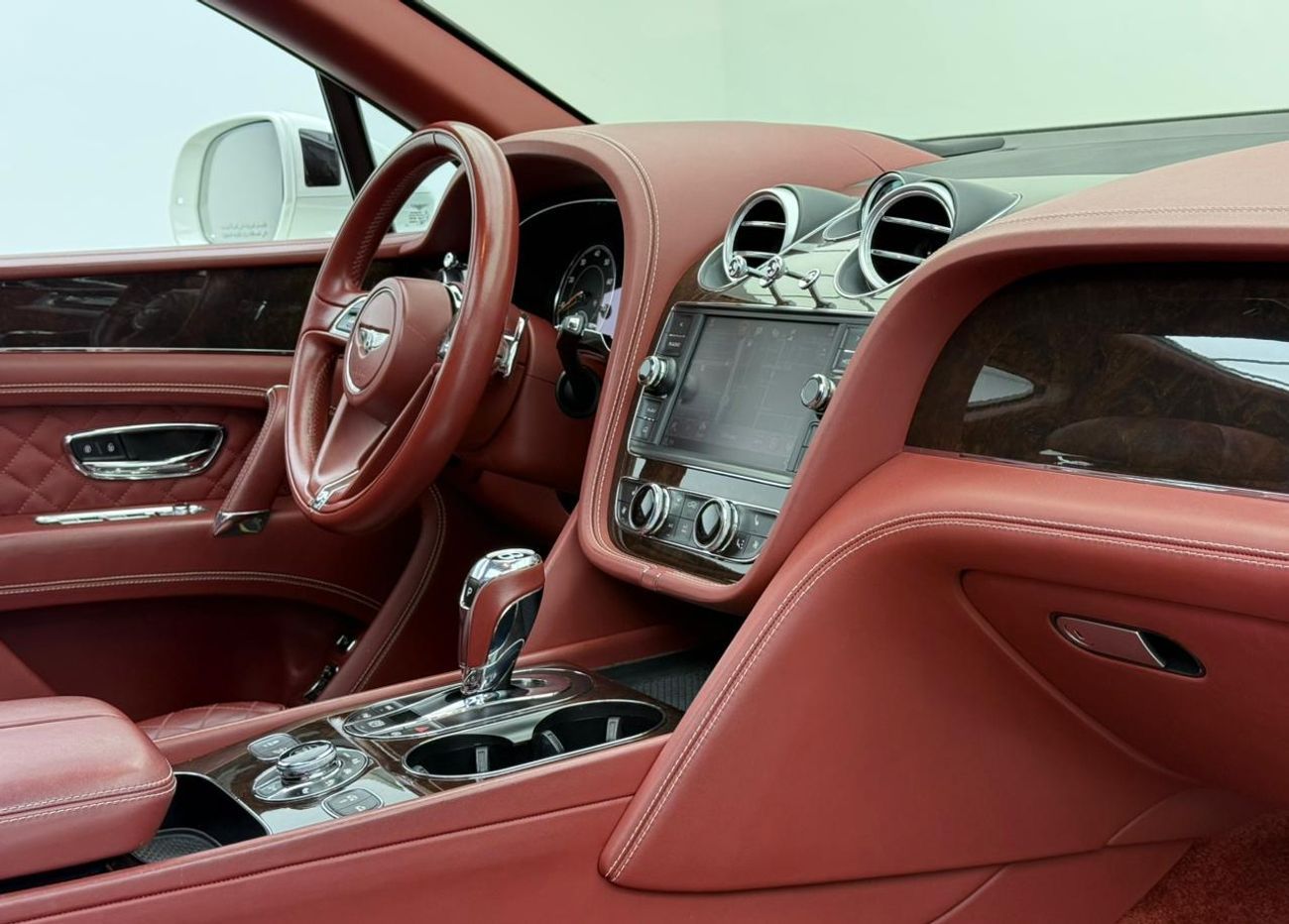 بنتلي بينتايجا 2017 Bentley Bentayga W12, 2026 Bentley Warranty, Full Bentley Service History, Fully Loaded, GCC