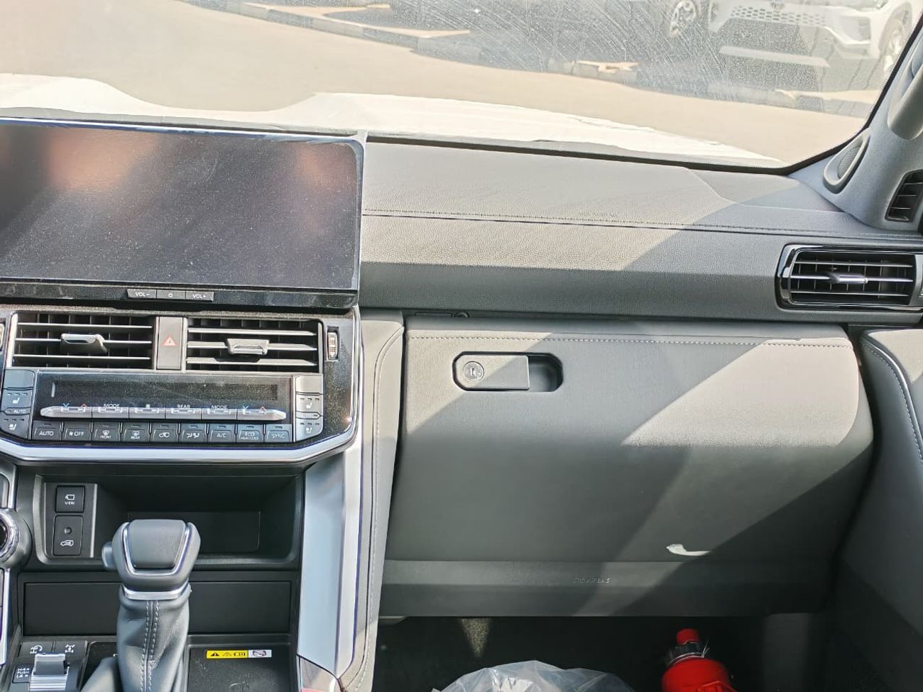 تويوتا لاند كروزر 2025 Toyota Land Cruiser LC300 VX (High-Option with Radar) 3.5L V6 Petrol A/T 4WD Export Only