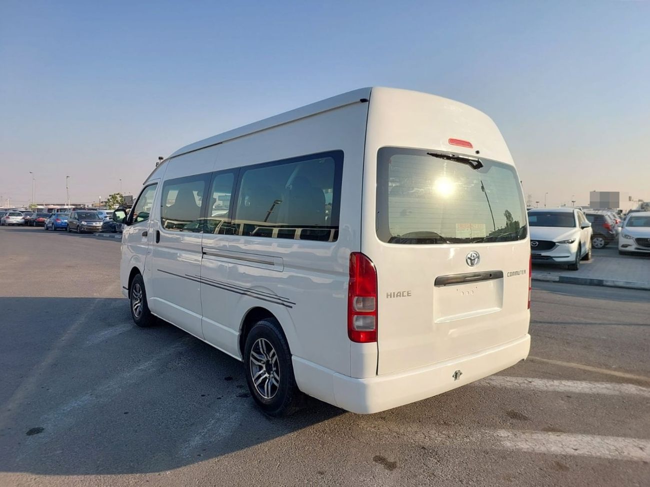 Toyota Hiace TOYOTA HIACE COMMUTER VAN RHD 2017 MODEL 3.0 L DIESEL AUTOMATIC(PM31641)