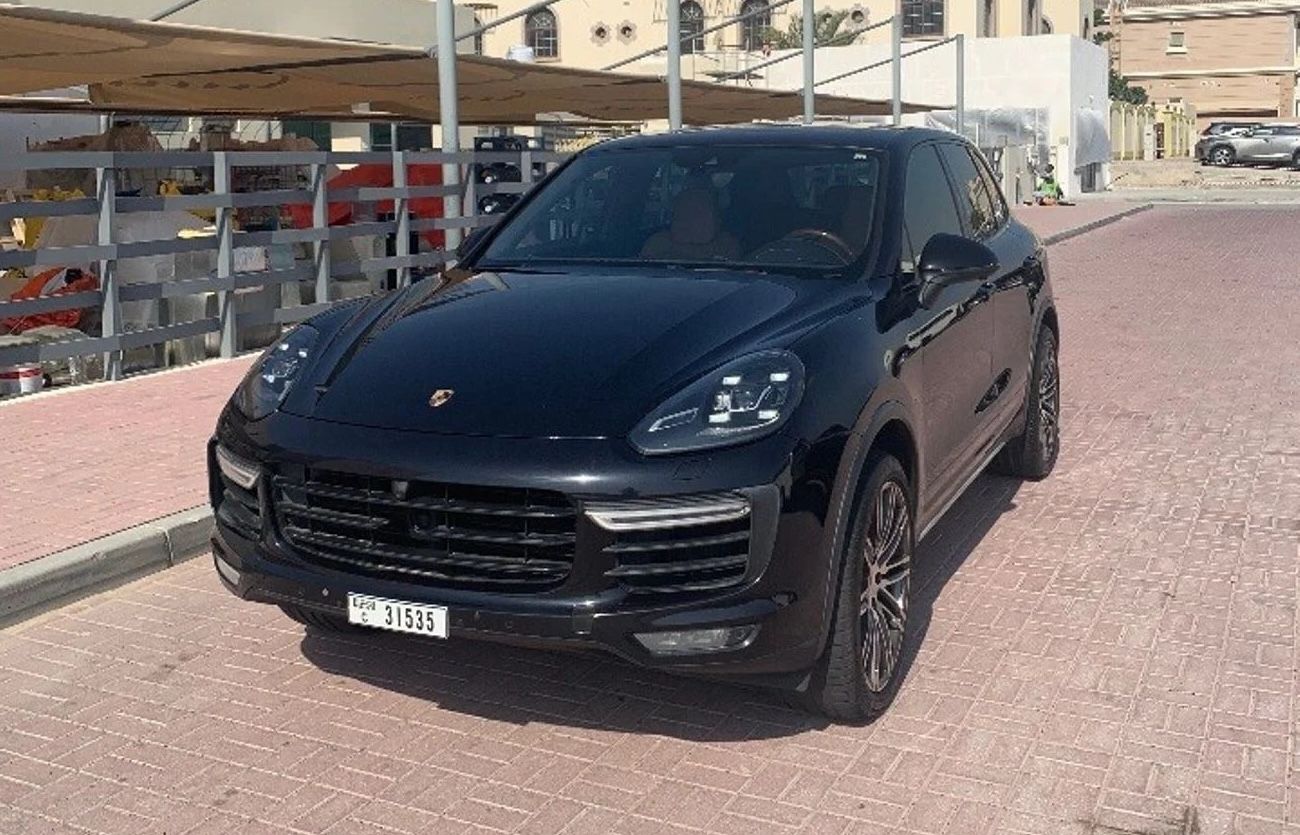 Porsche Cayenne Turbo 4.8L (500 HP)