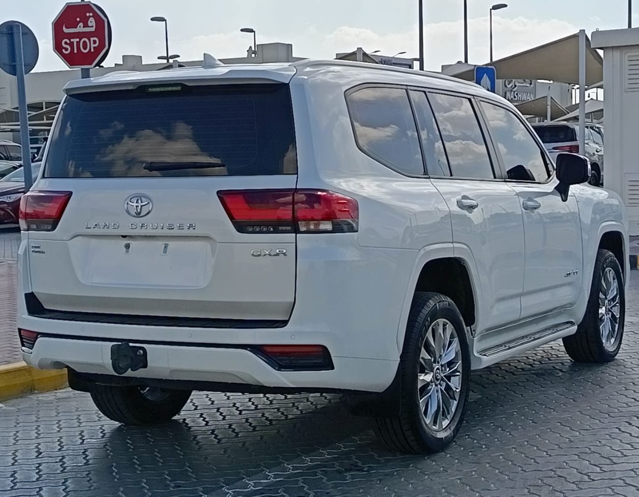 Toyota Land Cruiser GXR 3.5L TWIN TURBO LHD Automatic Petrol 4WD Sunroof Push Start Leather-Electric 7 Seats 5 Doors