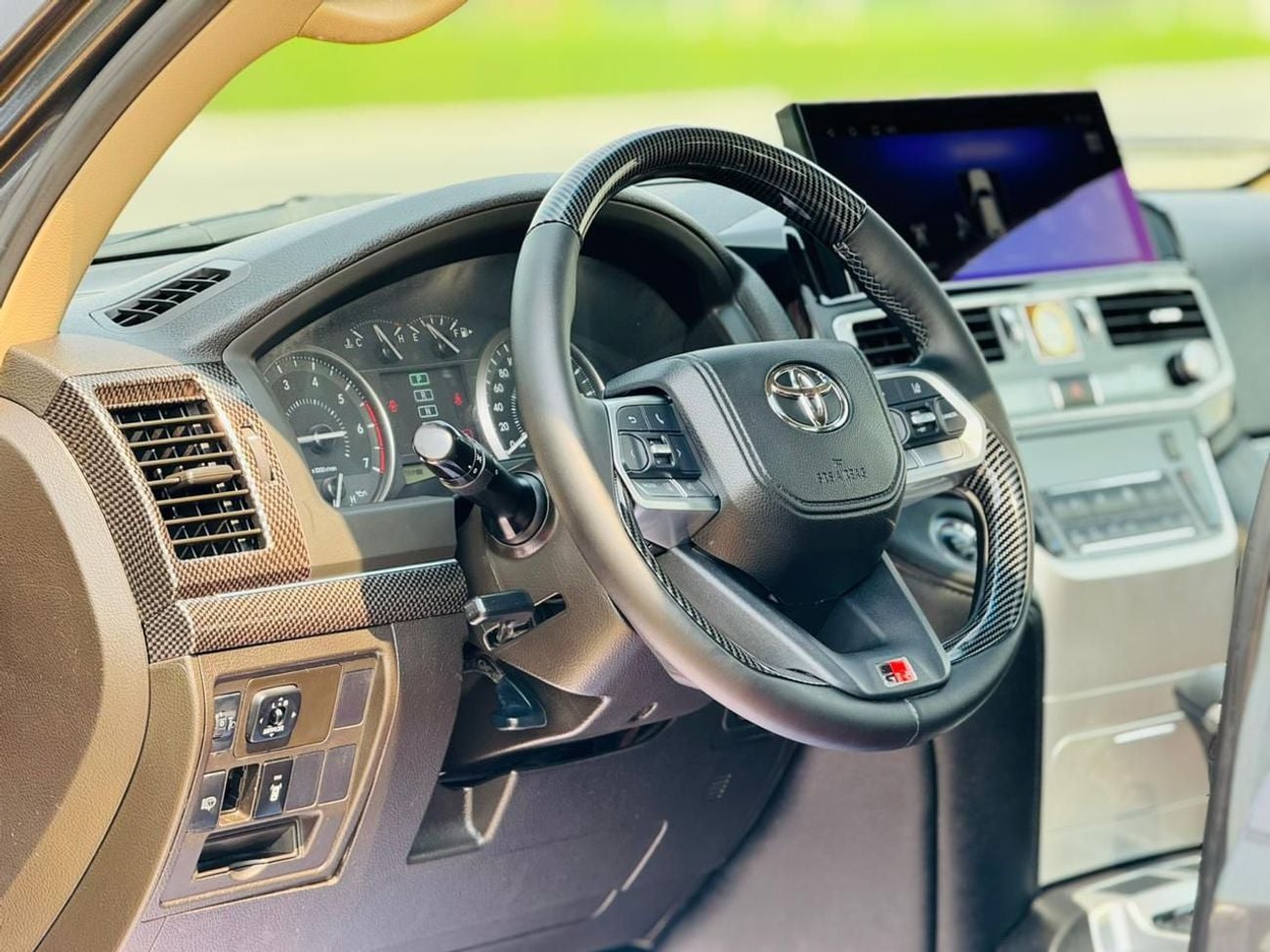 Toyota Land Cruiser VXR V8 + 4.6L Engine Full Option Facelift to 2024 Shape Exterior and Interior Both