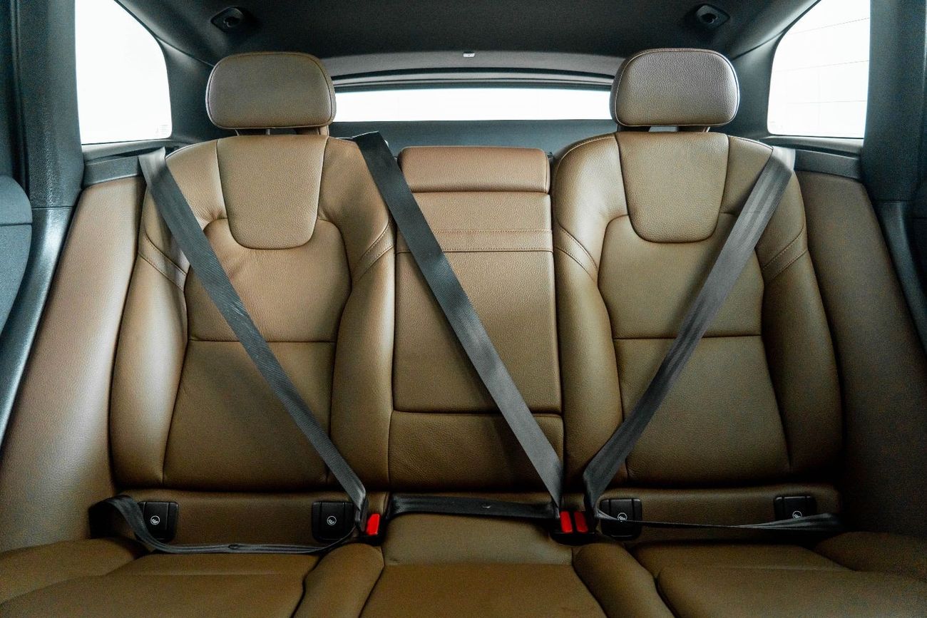 Volvo XC60 T5 Momentum 2021 Volvo XC60 T5 / Full Volvo Service History & Volvo Warranty