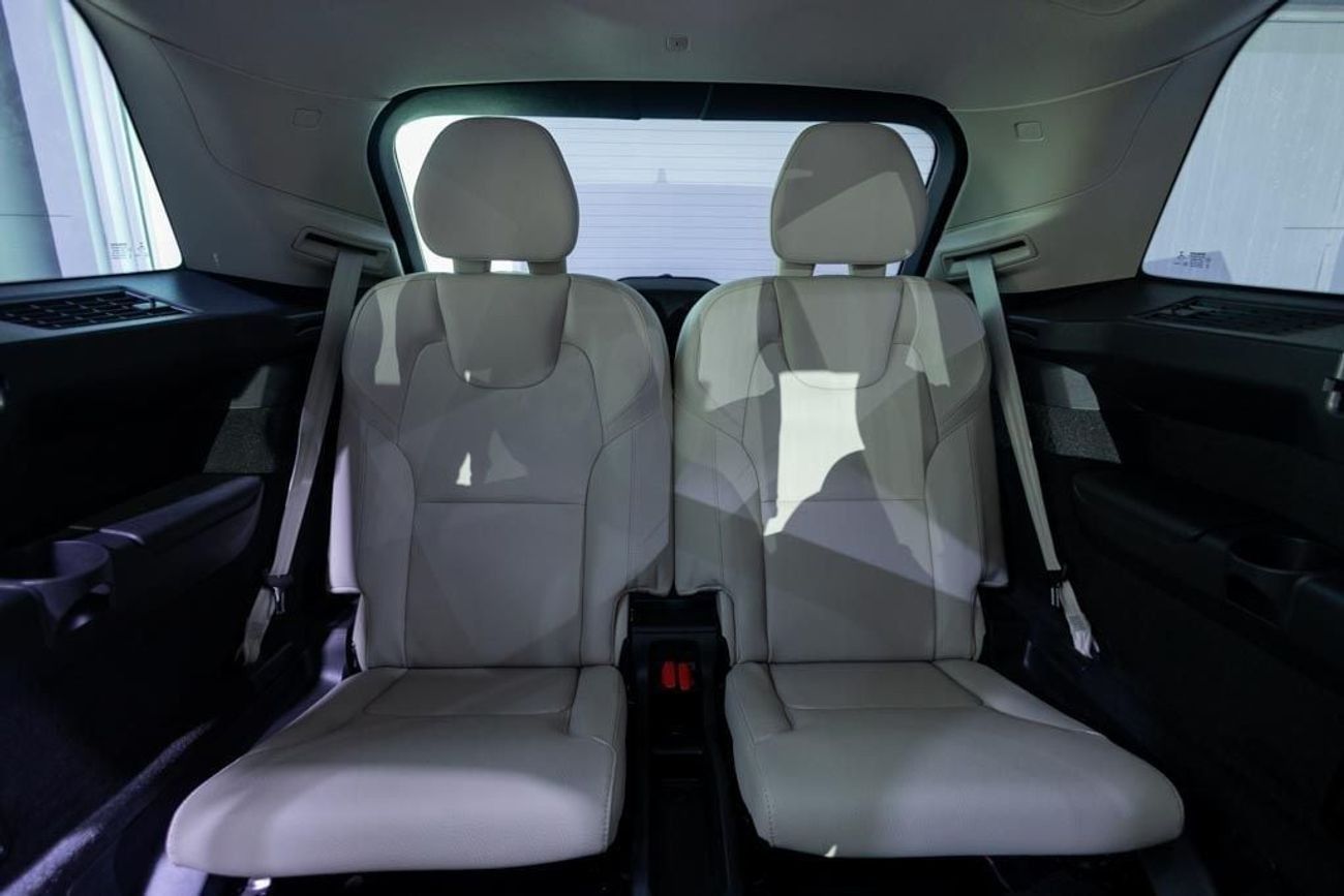 Volvo XC90 B5 2.0T Volvo XC90 B5 Plus Bright 2023 GCC under Agency Warranty with Flexible Down-Payment.