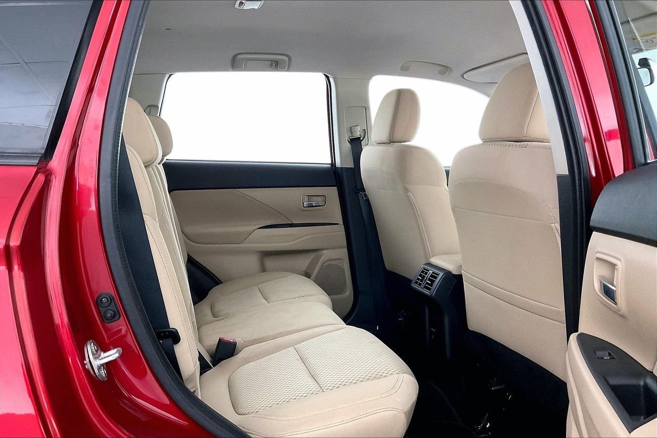 ميتسوبيشي آوتلاندر GLX Basic | سنة ضمان مجانية | خالية من أضرار الفيضانات