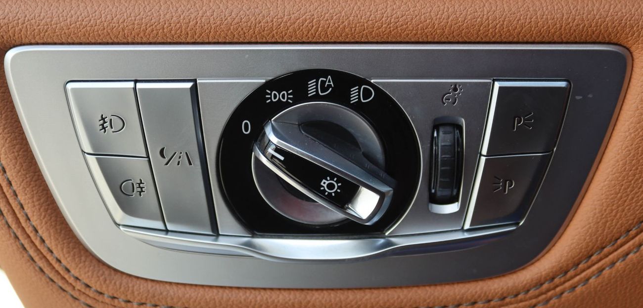 بي أم دبليو 750Li xDrive 4.4L (523 HP)