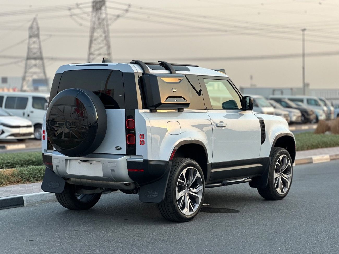 Land Rover Defender P300 90 S 2.0L (5 Seater)