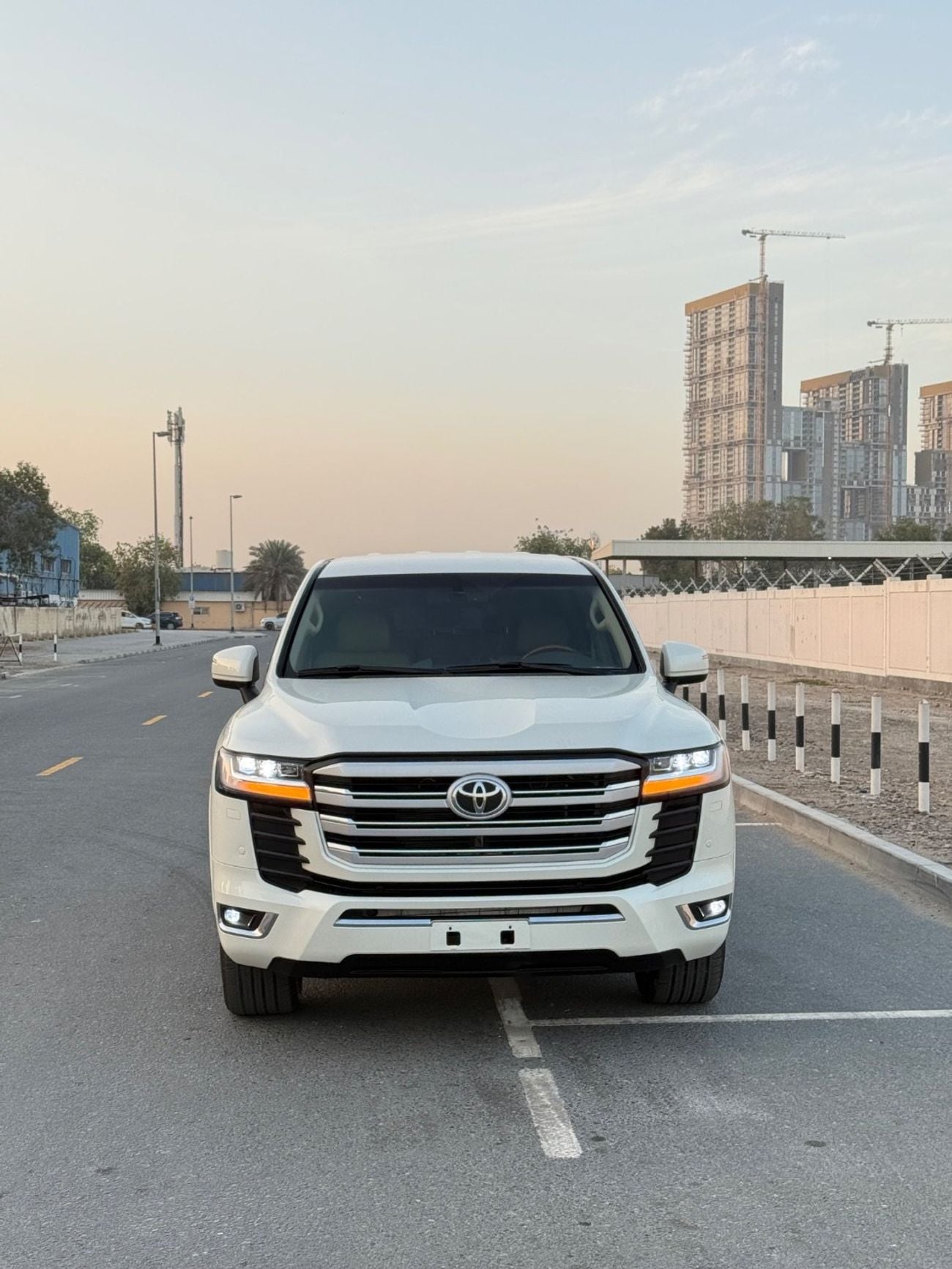 Toyota Land Cruiser GXR 4.0L (271 HP) AWD 2013 GXR 4.0L 4WD FACELIFTED 2025 WITH EXTERIOR GCC IN EXCELLENT CONDITION