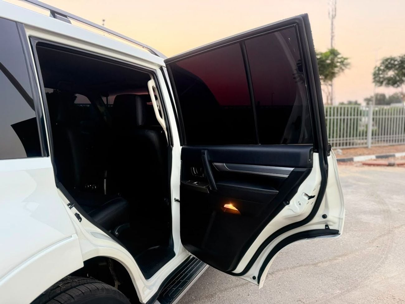 Mitsubishi Pajero 2018 | 3.2L DIESEL | AT | RHD | STEERING CONTROL SWITCHES | TRACTION CONTROL | CRUISE CONTROL