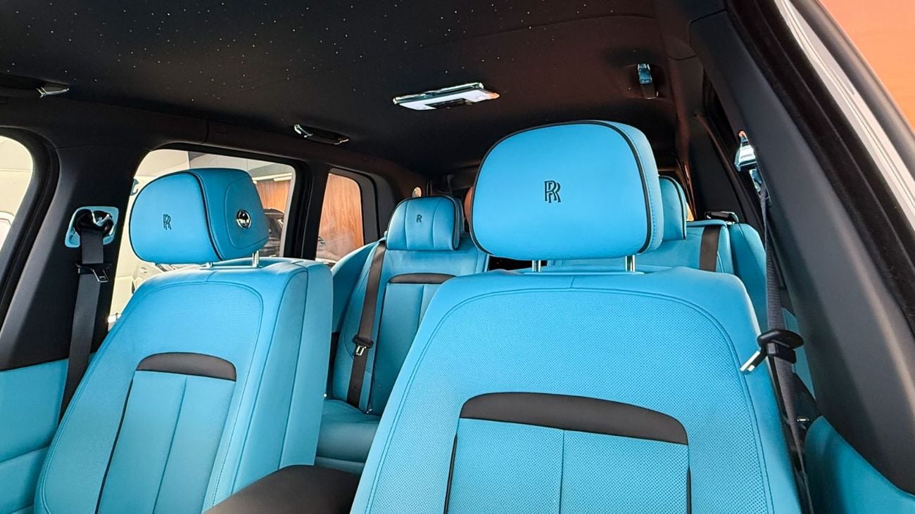 Rolls-Royce Cullinan Rolls Royce Cullinan - Silver Badge - 2026