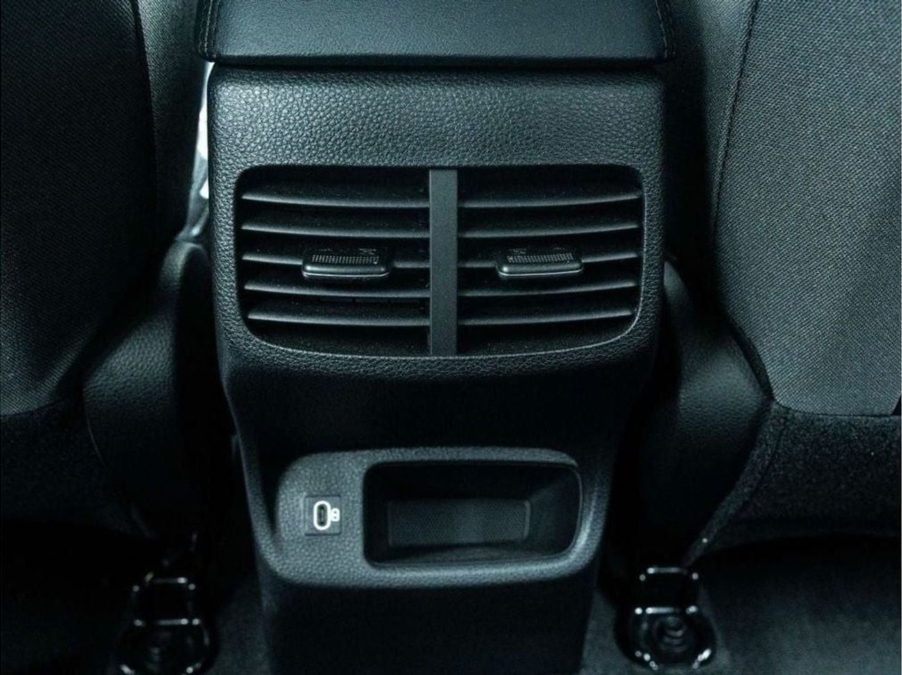 Kia Seltos Std 1.4L (138 HP)