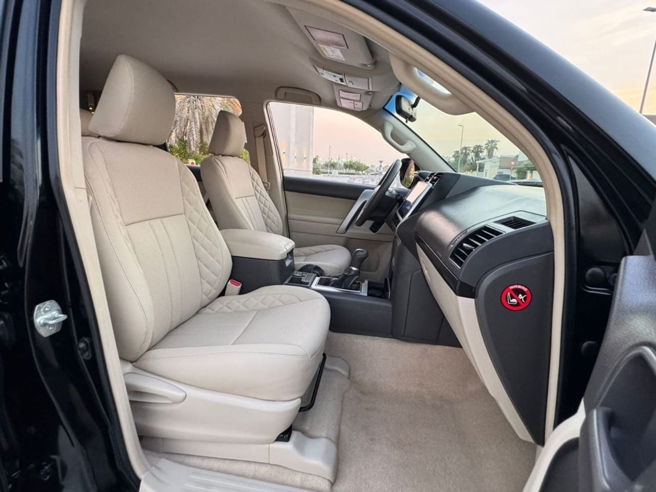 Toyota Prado 2018 Model V4 2.7L GCC Specification Car is Very Clean And Perfect Condition