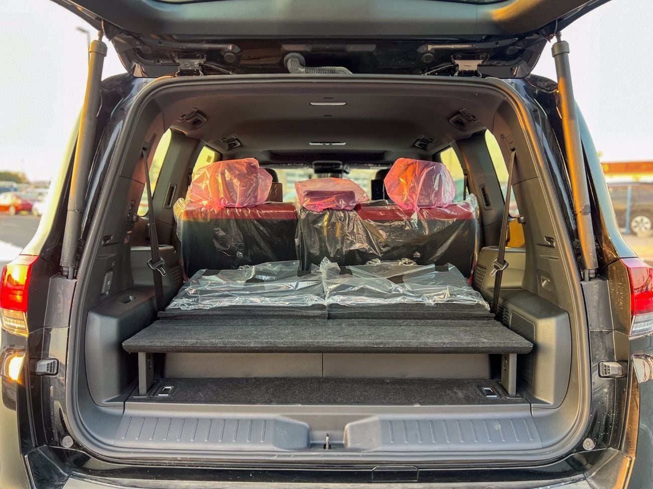 Toyota Land Cruiser 3.5T VXR Hybrid EXPORT PRICE - 2025 LC300 3.5L VXR Hybrid (Highest Spec - Oman)