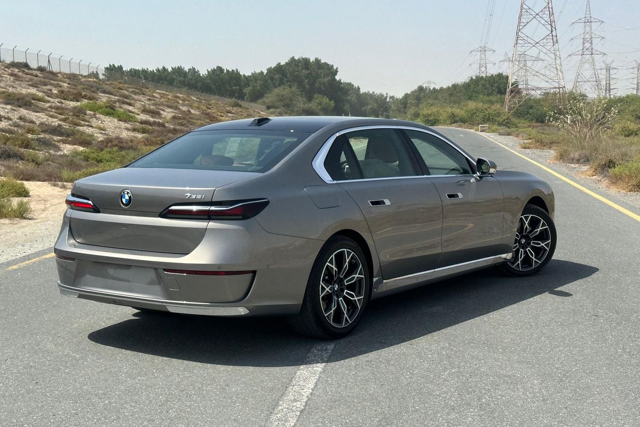 بي أم دبليو 735i BMW 735i Exclusive – 2026 | GCC | Brand New | AED 425,000