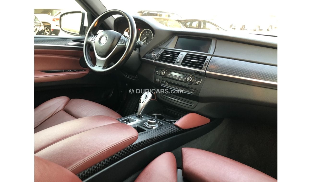 بي أم دبليو X6 موديل 2010 خليجي حاله ممتازه من الداخل والخارج فل مواصفات بانوراما ومثبت سرعه وتحكم كهربي كامل ونظام