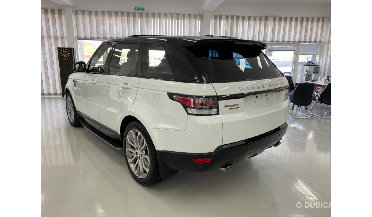 Land Rover Range Rover Sport Supercharged Sport .. V8 .. GCC .. FSH .. Perfect Condition