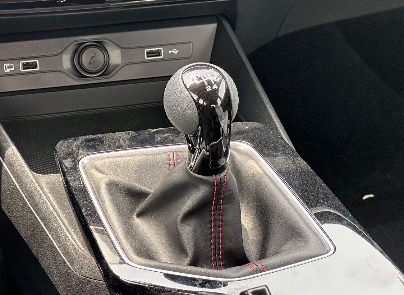 أم جي 5 1.5L (4 Cylinder)