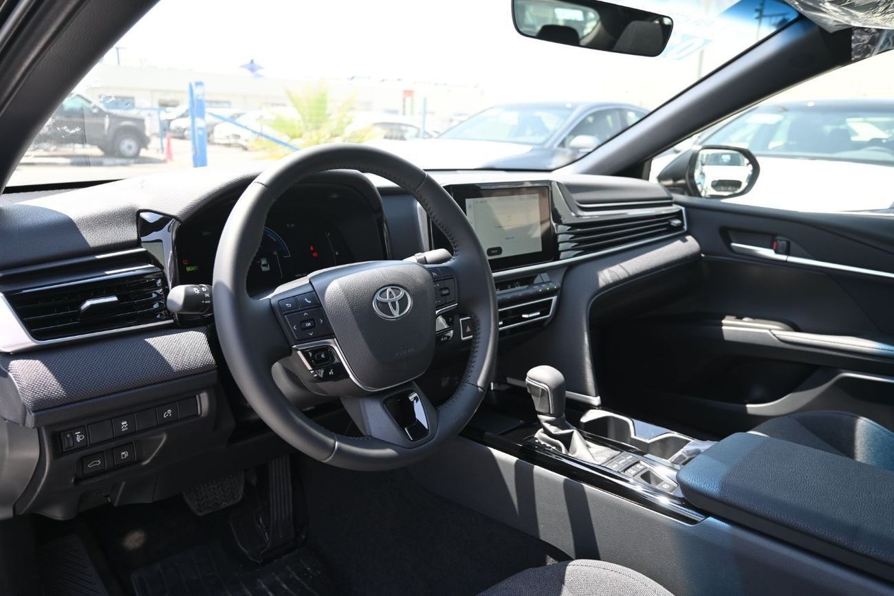 Toyota Camry LE HEV Toyota Camry LE 2.5L Hybrid, Model 2025, Color Black