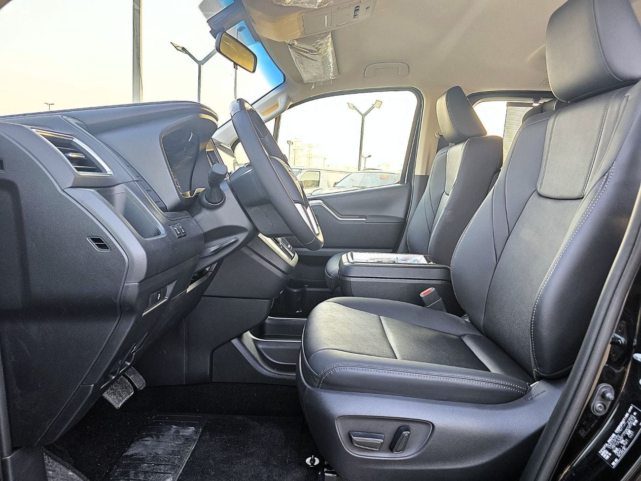 Toyota Granvia Premium 2.8l Toyota Granvia Premium 2.8l Diesel A/T RWD 6 Seats Black color 2025 Model