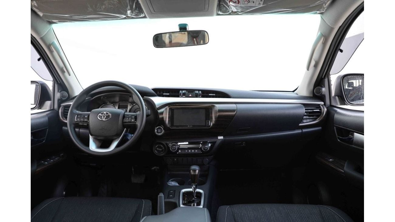 تويوتا هيلوكس 2024 تويوتا هايلكس 4x4 DC 2.7 HI - أبيض بلاتيني لؤلؤي من الداخل أسود | تصدير فقط