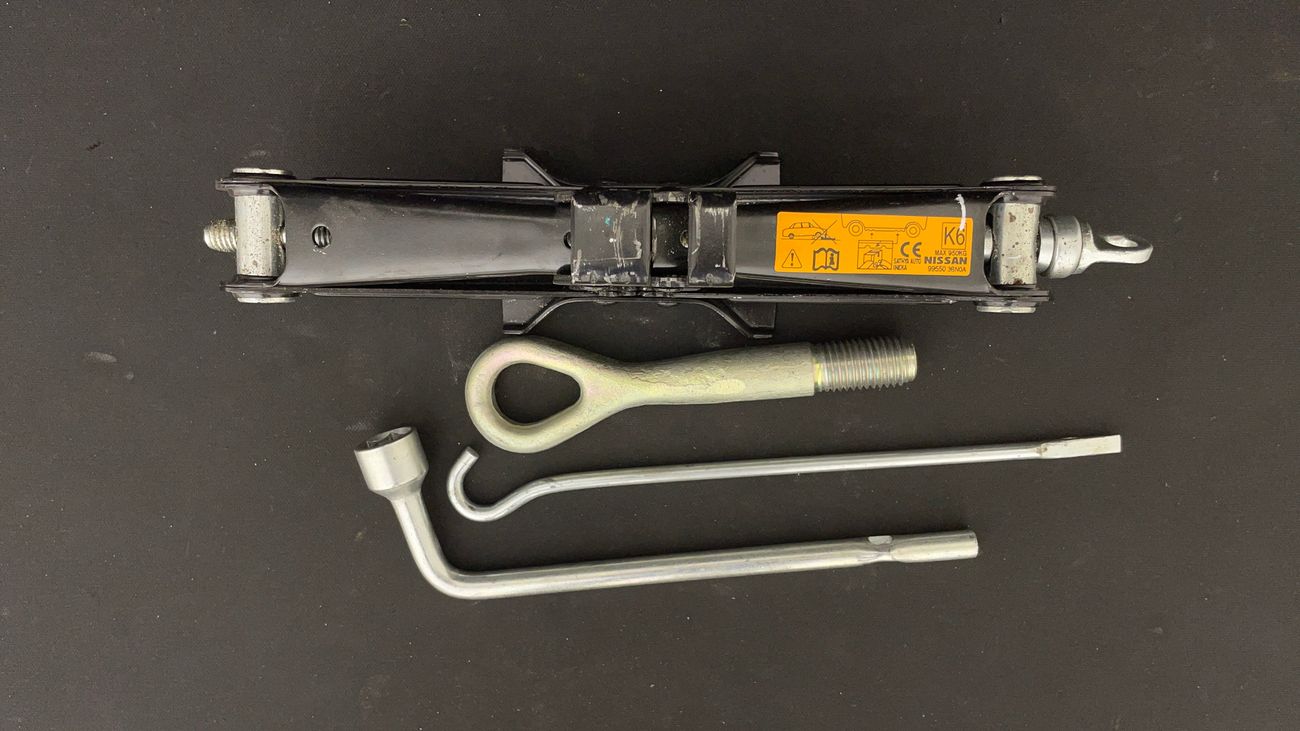 نيسان صني SV 1.5 | بدون دفعة مقدمة | اختبار القيادة في المنزل