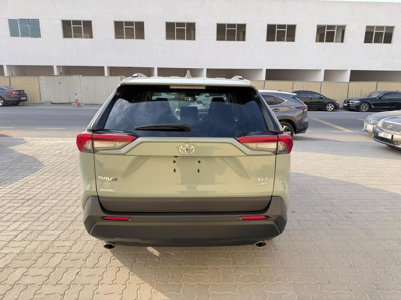 تويوتا راف ٤ XLE 2.0L