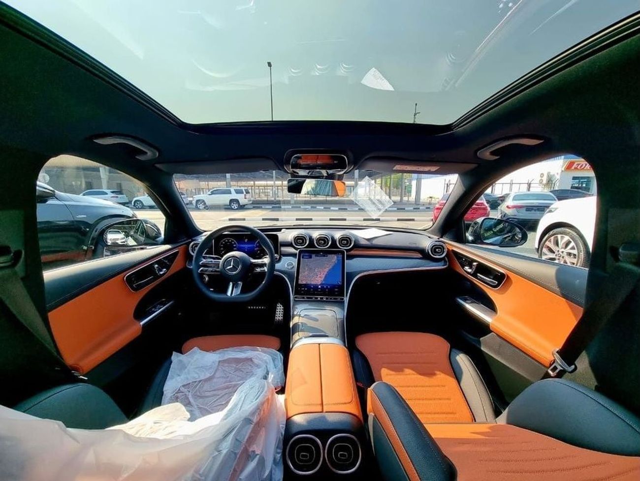 مرسيدس بنز C 200 AMG 5 Years Warranty 2025 GCC