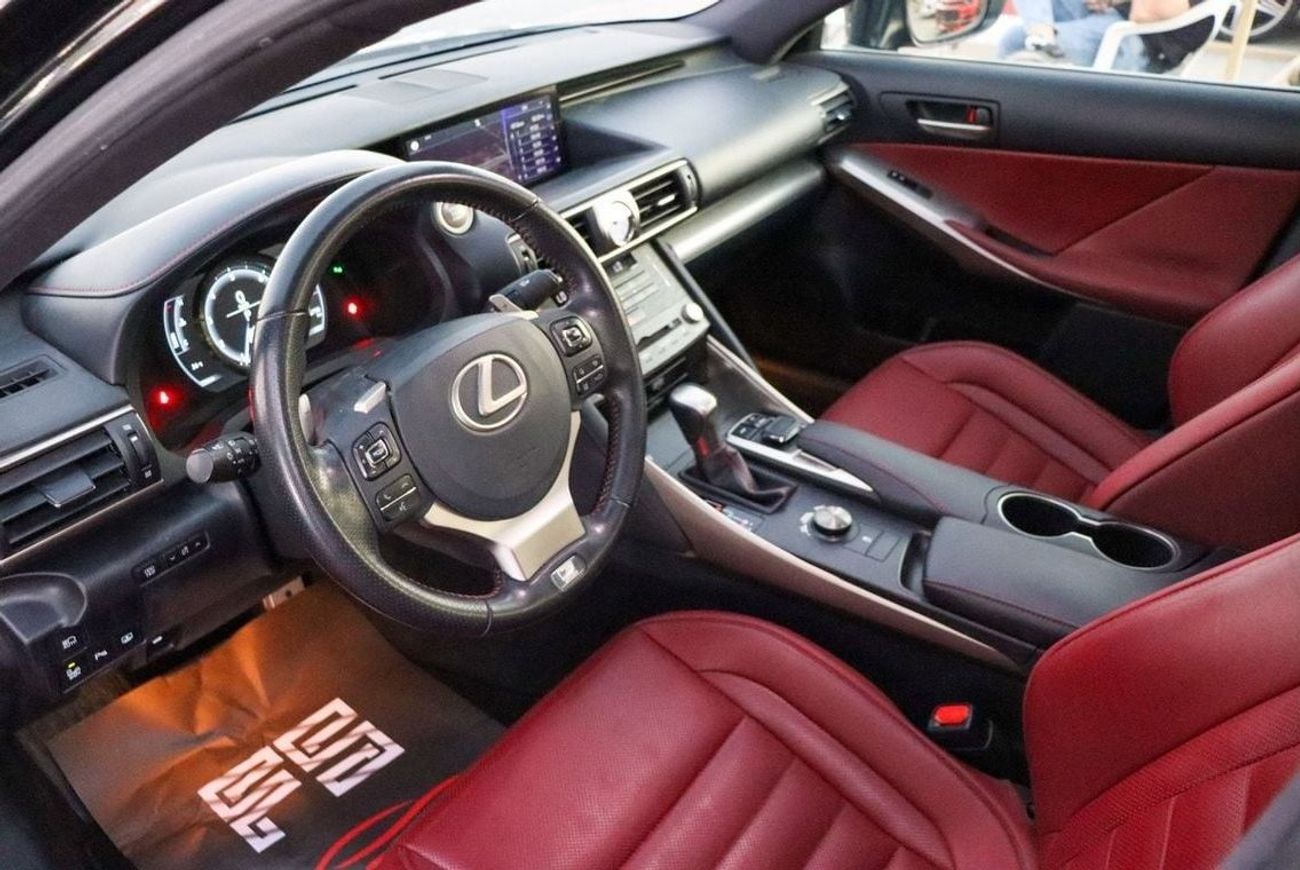 لكزس IS 350 F Sport Premier 3.5L Lexus Is350 F-Sport Platinum/ 2019 / GCC / V6 / Full Service History