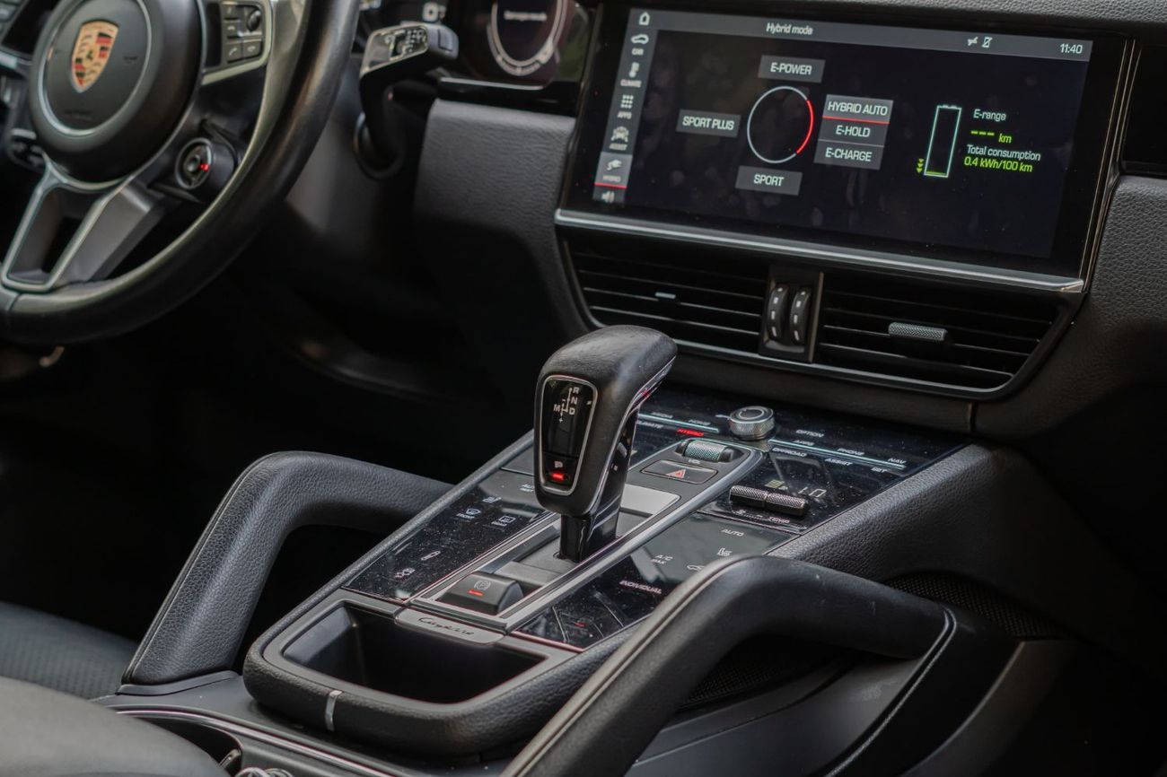 Porsche Cayenne E-Hybrid 3.0L (355 HP)