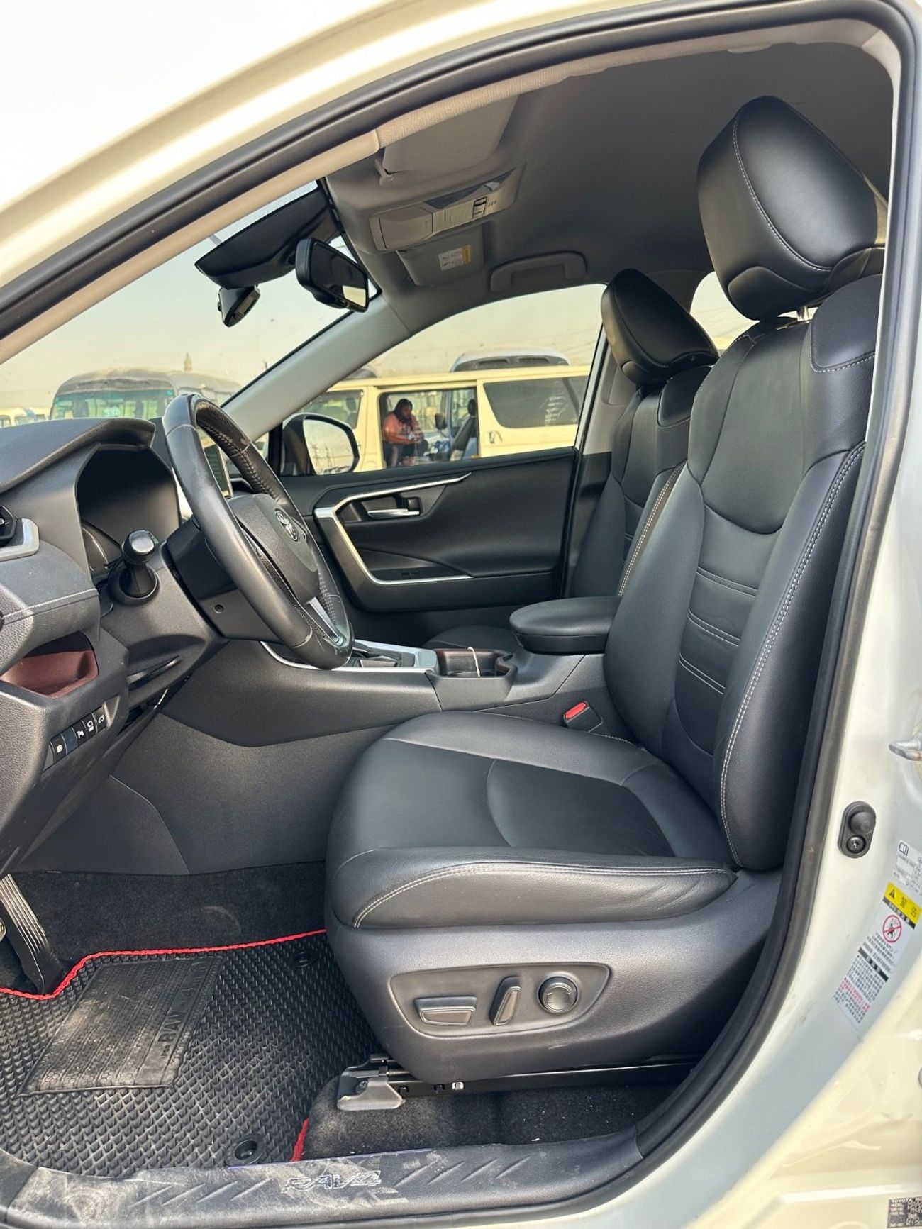 تويوتا راف ٤ premium Japan 360 camera Full Option