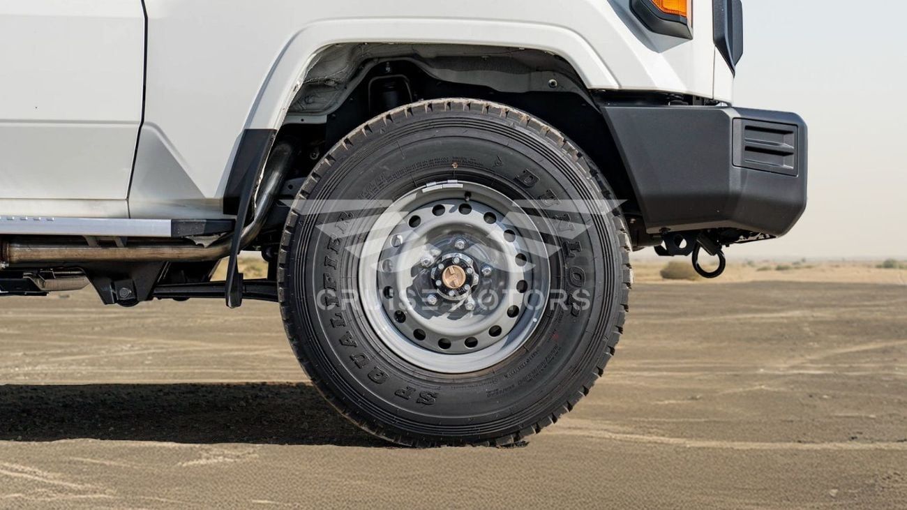 Toyota Land Cruiser 70 LC 76 - Manual - 4.2L - Diesel - Hard Top - Four Wheel Drive - 9 seats - 5 Door