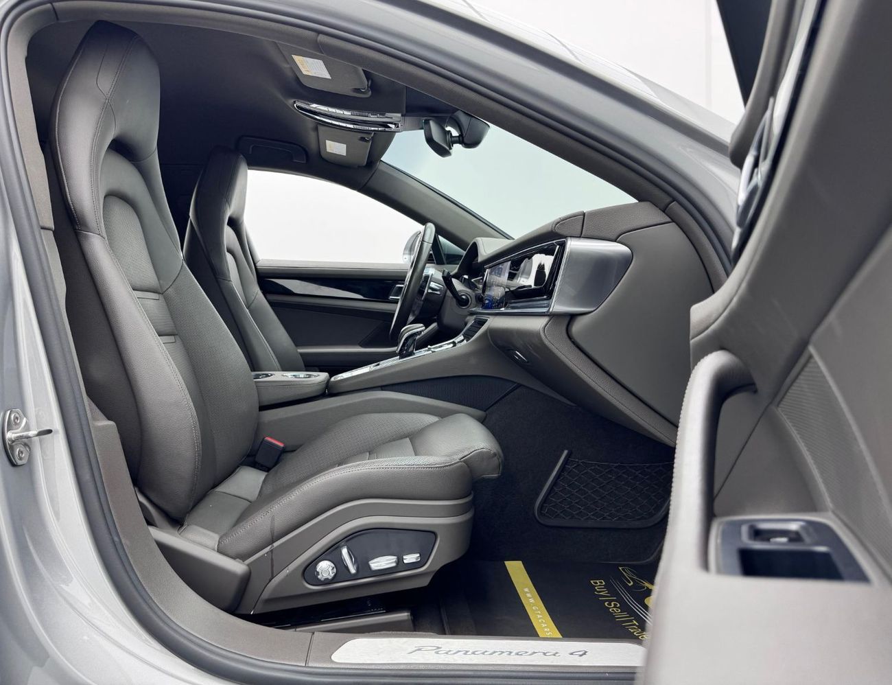 بورش باناميرا Std 3.0L (325 HP) 2018 Porsche Panamera 4,  Service History, Warranty, Low Km, Excellent Condition