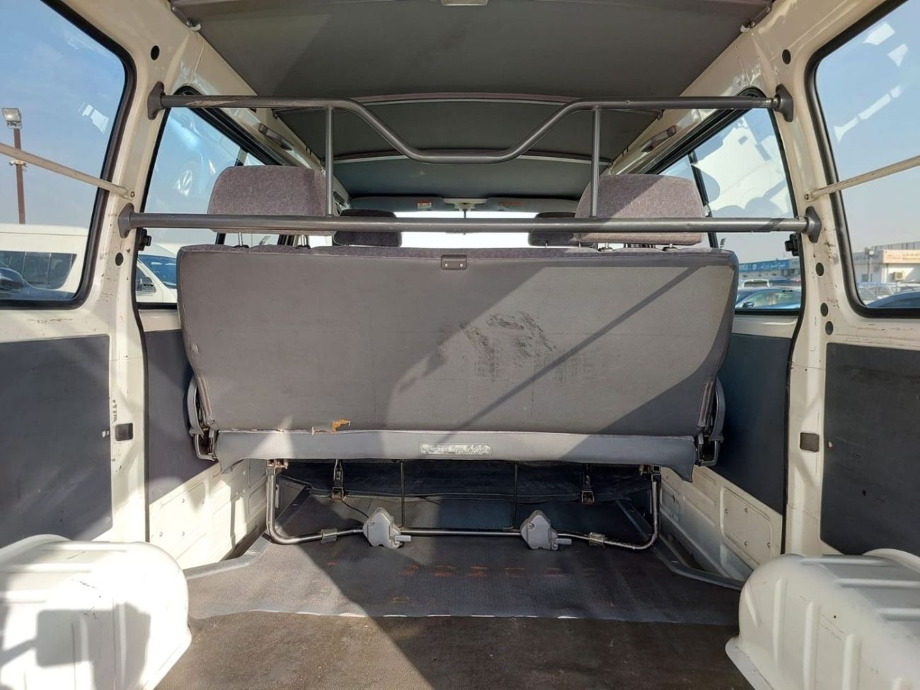 Toyota Hiace TOYOTA HIACE VAN RHD 2001 MODEL 2.0 L PETROL MANUAL(PM04621)