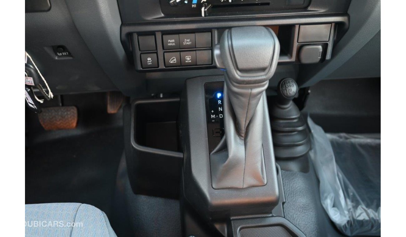 Toyota Land Cruiser 70 78 V6 4.0L 4WD 9-Seater Automatic