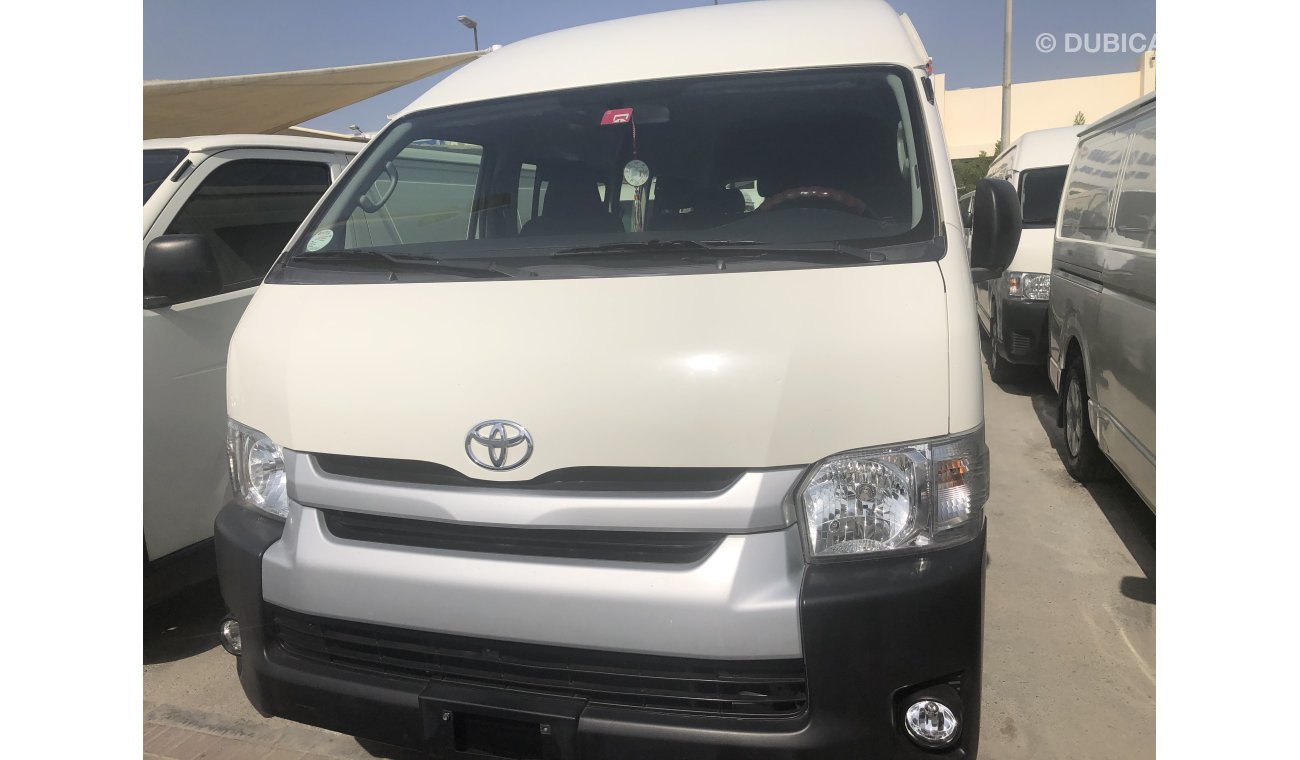 Toyota Hiace Toyota Hiace Highroof bus 15 str,model:2017. free of accident with low mileage