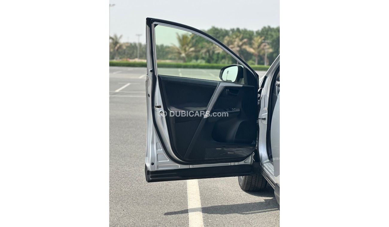 Toyota RAV4 EX MODEL 2016 GCC CAR PREFECT CONDITION INSIDE AND OUTSIDE LOW MILEAGE original paint