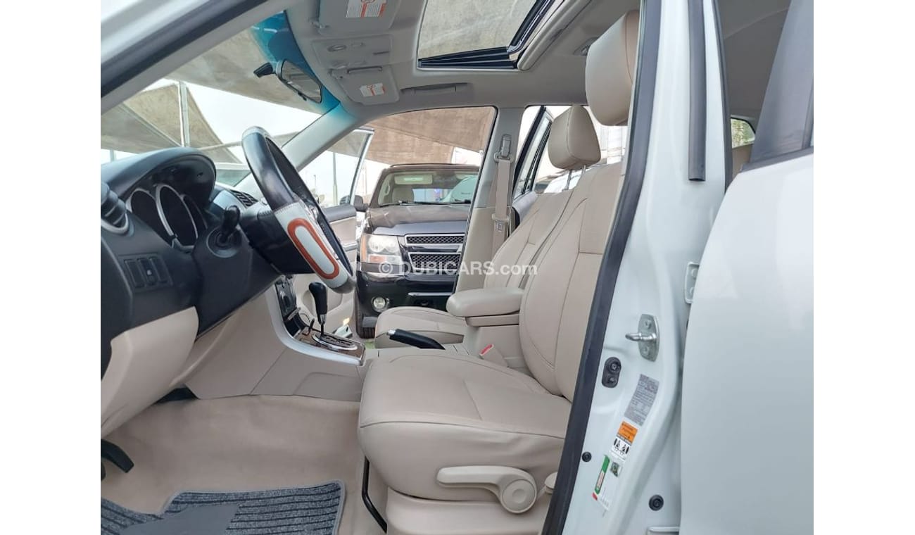 Suzuki Grand Vitara Gulf model 2016 No. 1 cruise control, wheels, sensors, screen, in excellent condition, you do not ne