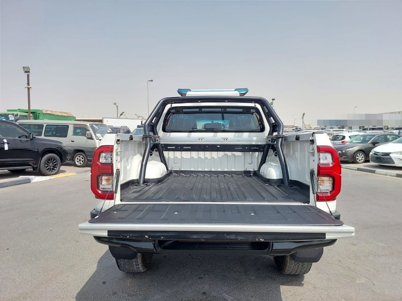 تويوتا هيلوكس TOYOTA HILUX PICK UP RHD 2018 MODEL 2.8 L DIESEL AUTOMATIC(PM06450)