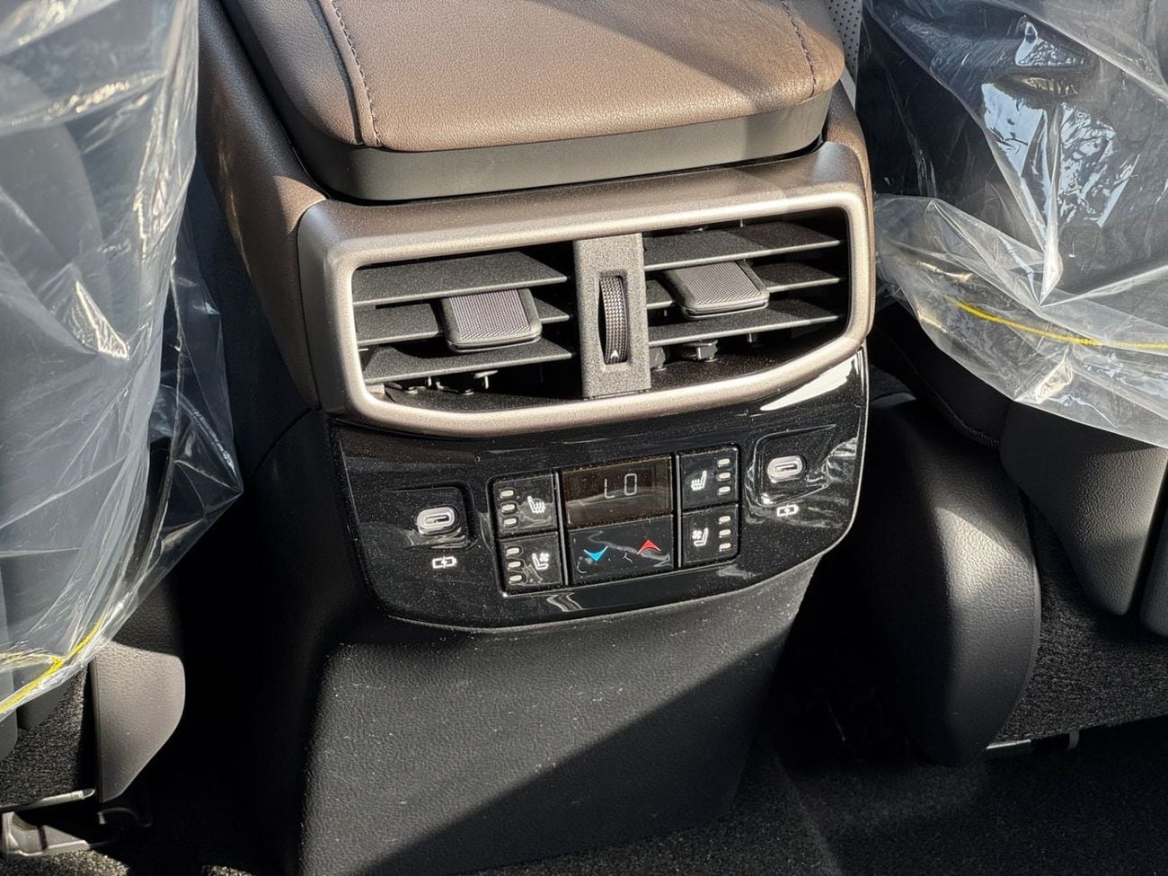 لكزس RC 350 The 2026 Lexus RX350 Signet (GCC/UAE Spec) is a luxury AWD SUV