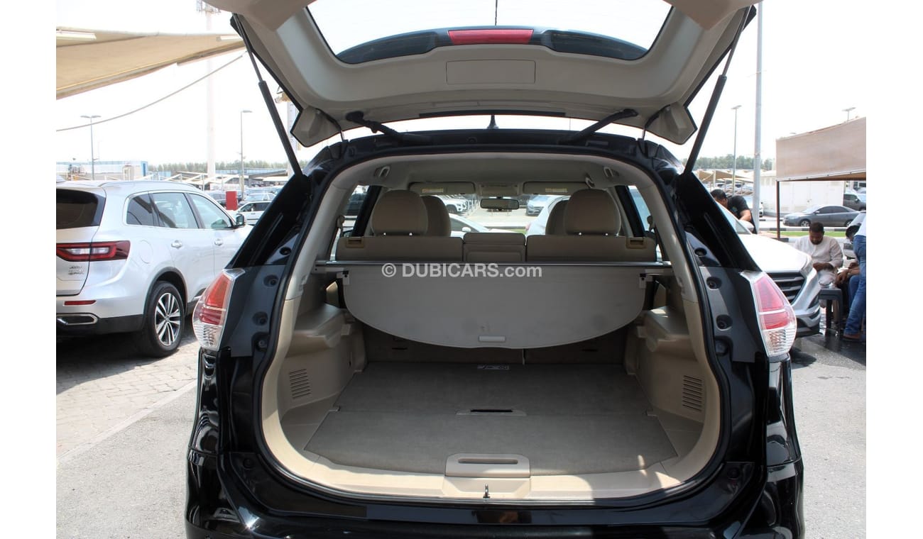 Nissan XTrail ACCIDENTS FREE - GCC - PERFECT CONDITION INSIDE OUT - BASE MODEL