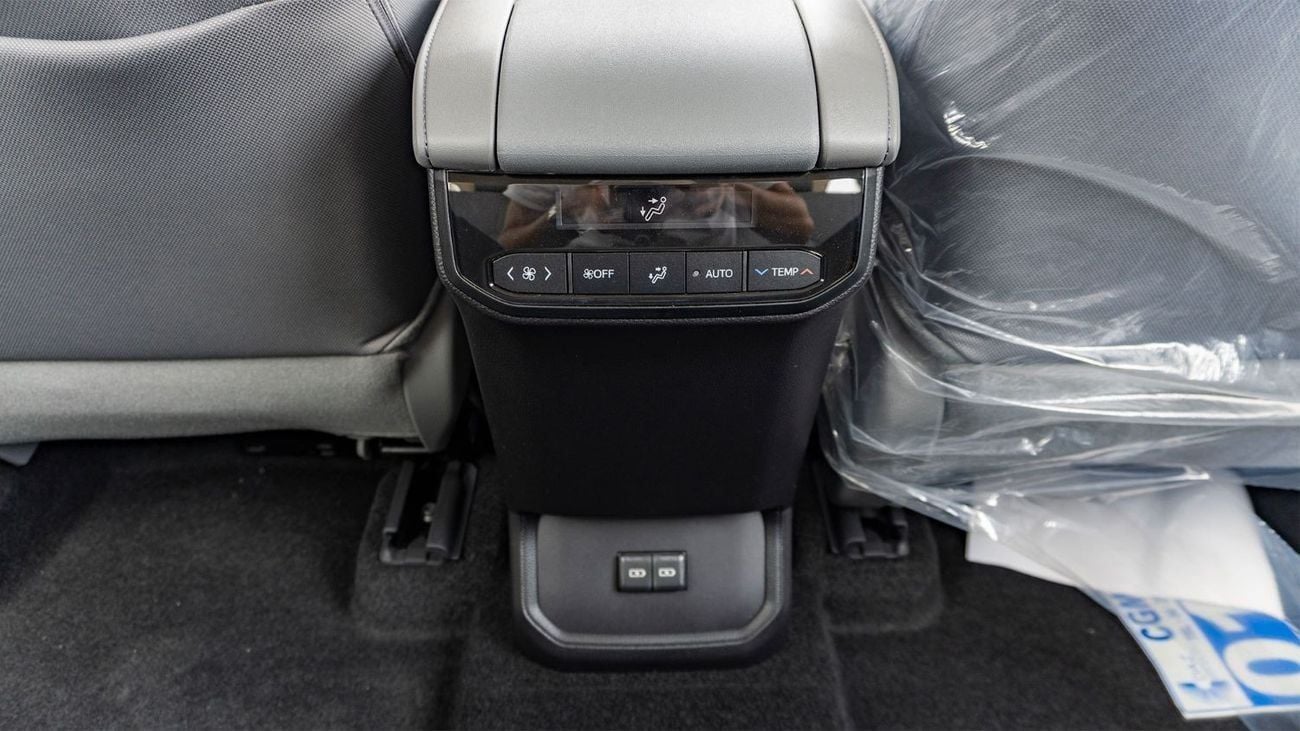 Toyota Highlander 2025 Toyota Highlander LE 2.5 HEV AT - Silver