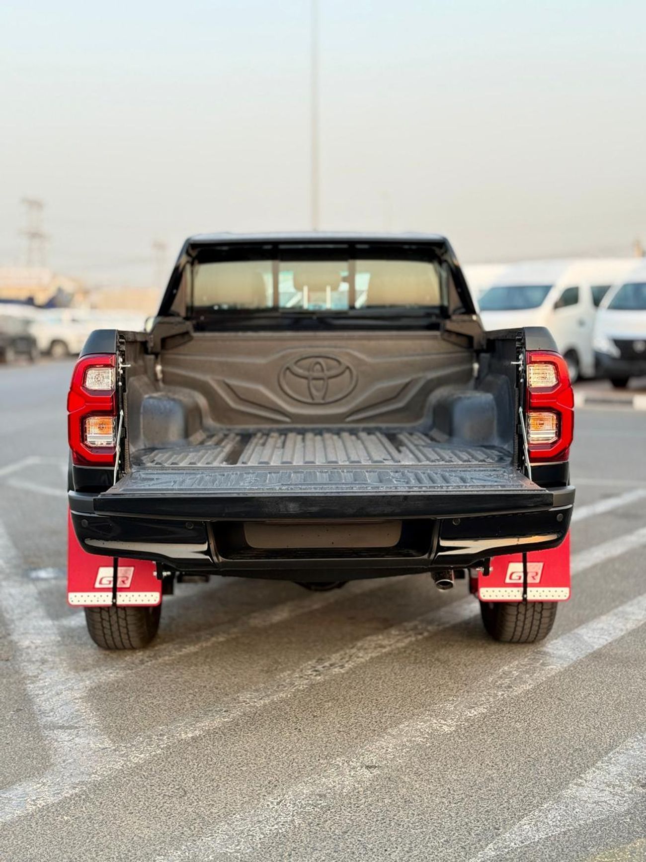 تويوتا هيلوكس Toyota Hilux GR Sport 4.0L