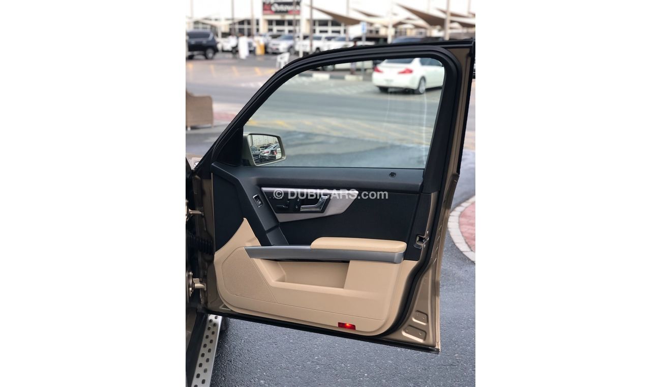 مرسيدس بنز GLK 300 موديل 2010 خليجي فل مواصفات كراسي جلد ومثبت سرعه وتحكم كهربي كامل ونظام صوت ممتاز وكاميرا خلفيه